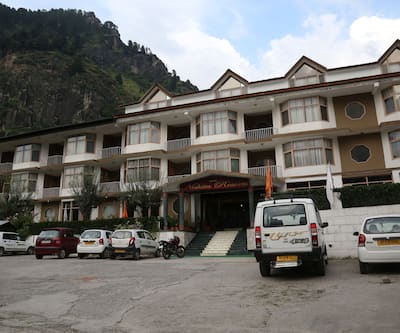 https://imgcld.yatra.com/ytimages/image/upload/t_hotel_yatra_city_desktop/v1442838268/Domestic Hotels/Hotels_Manali/Nishita Resorts/CR0A6926.jpg